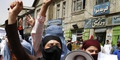 خروج سربازان هلندی، تبریک طالبان به مردم هلند و تظاهرات علیه نیروهای آمریکایی در کابل