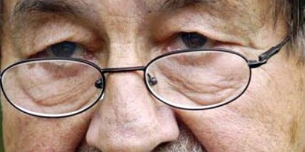 ترجمه شعر چالش انگیر گونتر گراس: آنچه باید گفته شود