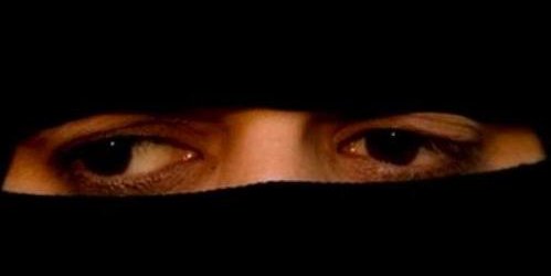 زنانی كه به كودكان شير خشونت طلبی می دهند!